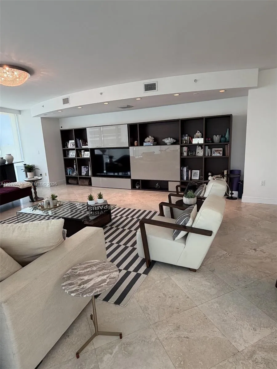 Foto de propiedad en 19955 NE 38th Court 606, Aventura, FL 33180 Aventura con MLS# 