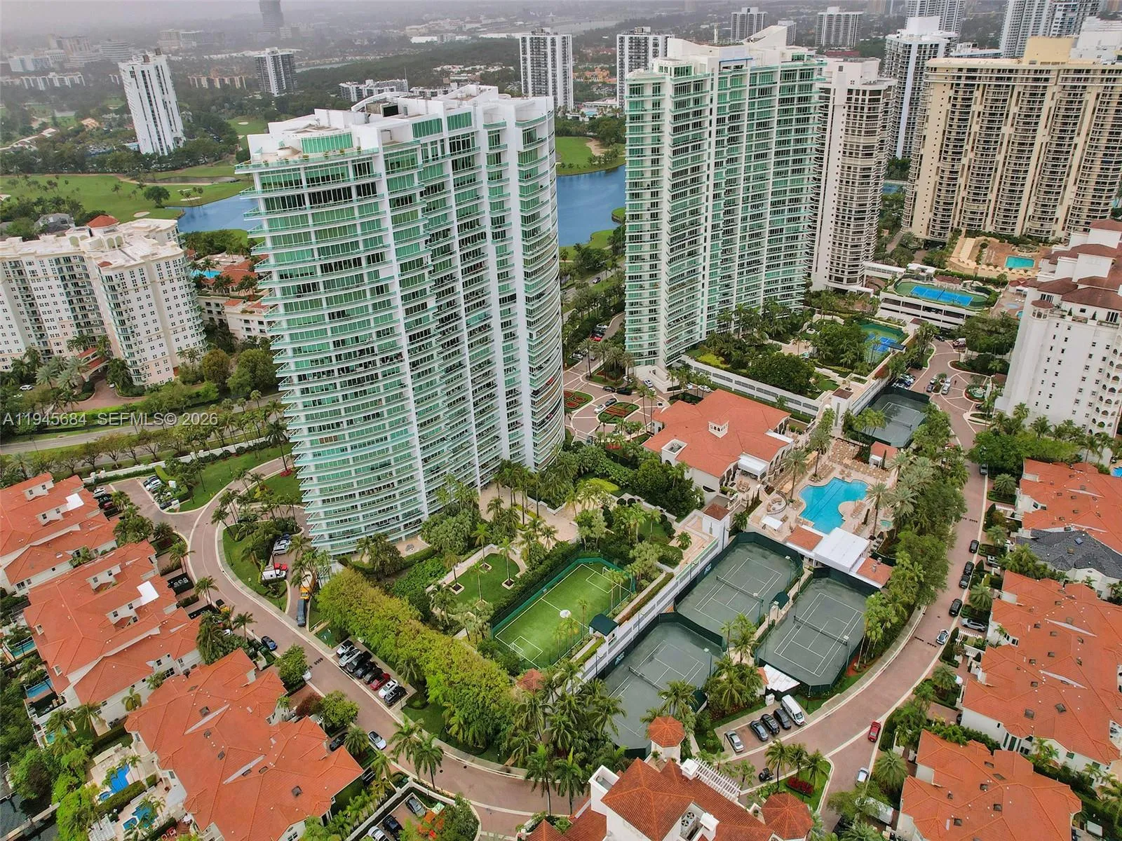 Foto de propiedad en 19955 NE 38th Court 901, Aventura, FL 33180 Aventura con MLS# 
