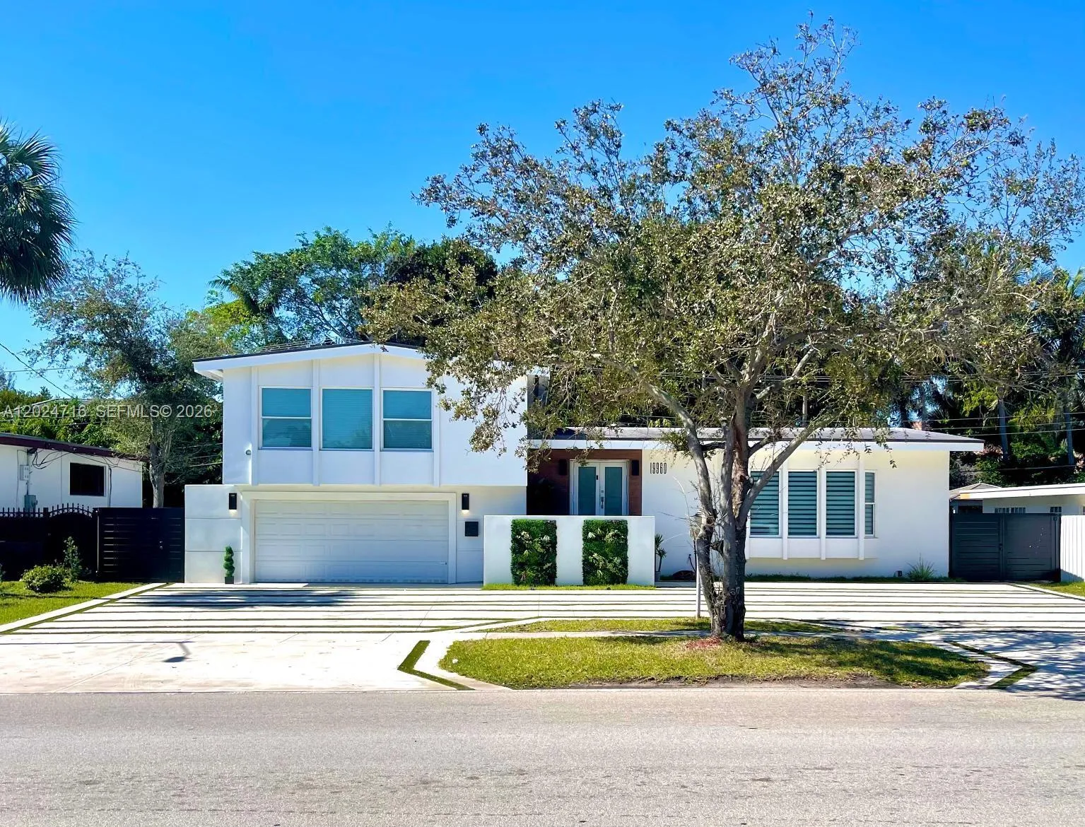 En Renta 19960 Highland Lakes Boulevard, Miami, FL 33179, Miami, FL 33179