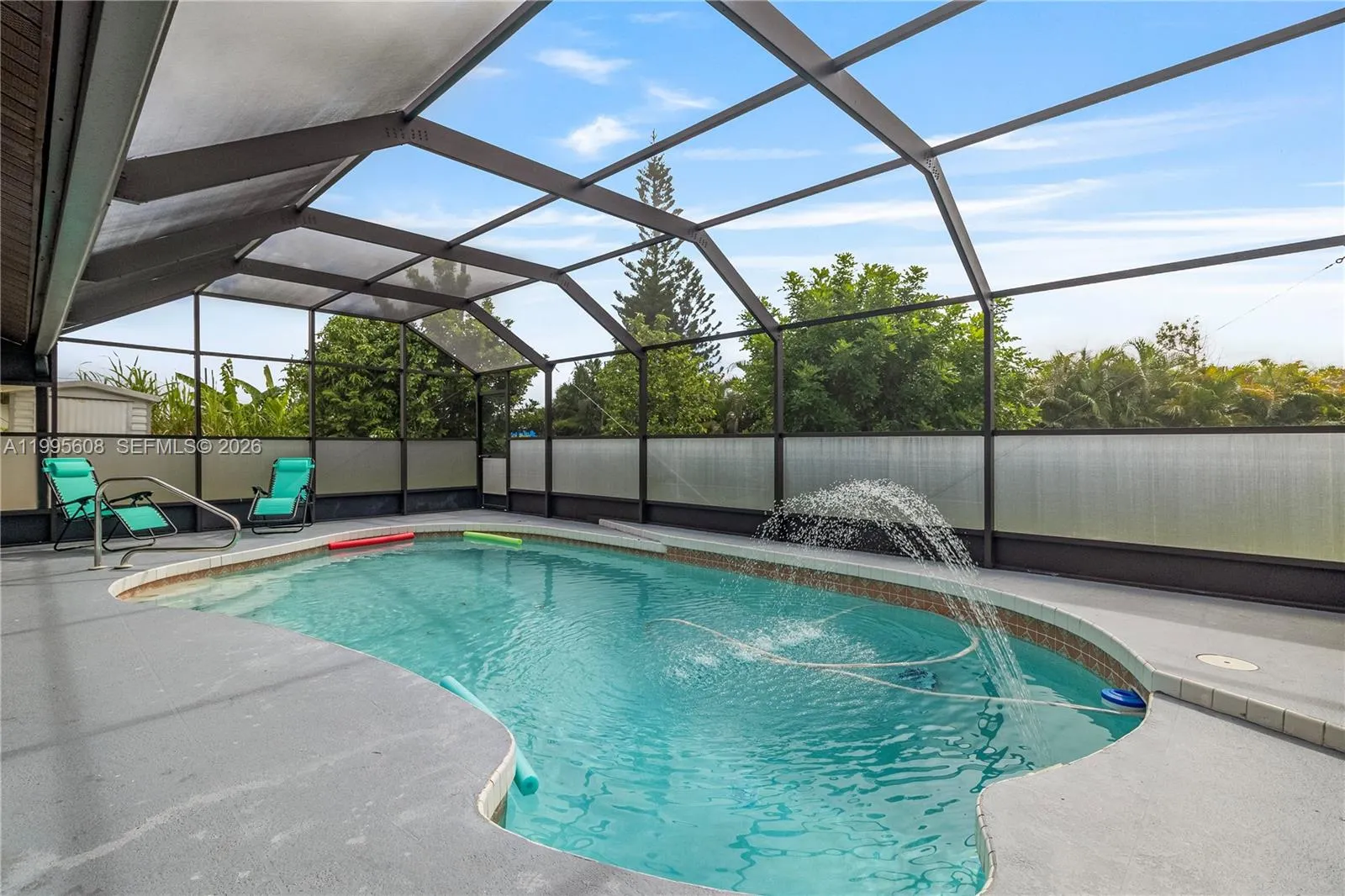 Foto de propiedad en 19971 Midway Boulevard, Port Charlotte, FL 33948 Port Charlotte con MLS# 