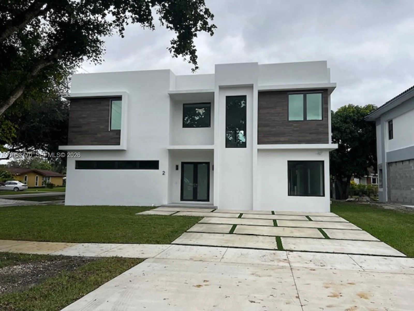 Foto de propiedad en 2 Hough Drive, Miami Springs, FL 33166 Miami Springs con MLS# 