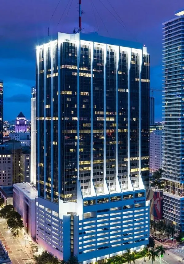 Foto de propiedad en 2 S Biscayne Boulevard 3200, Miami, FL 33131 Miami con MLS# 
