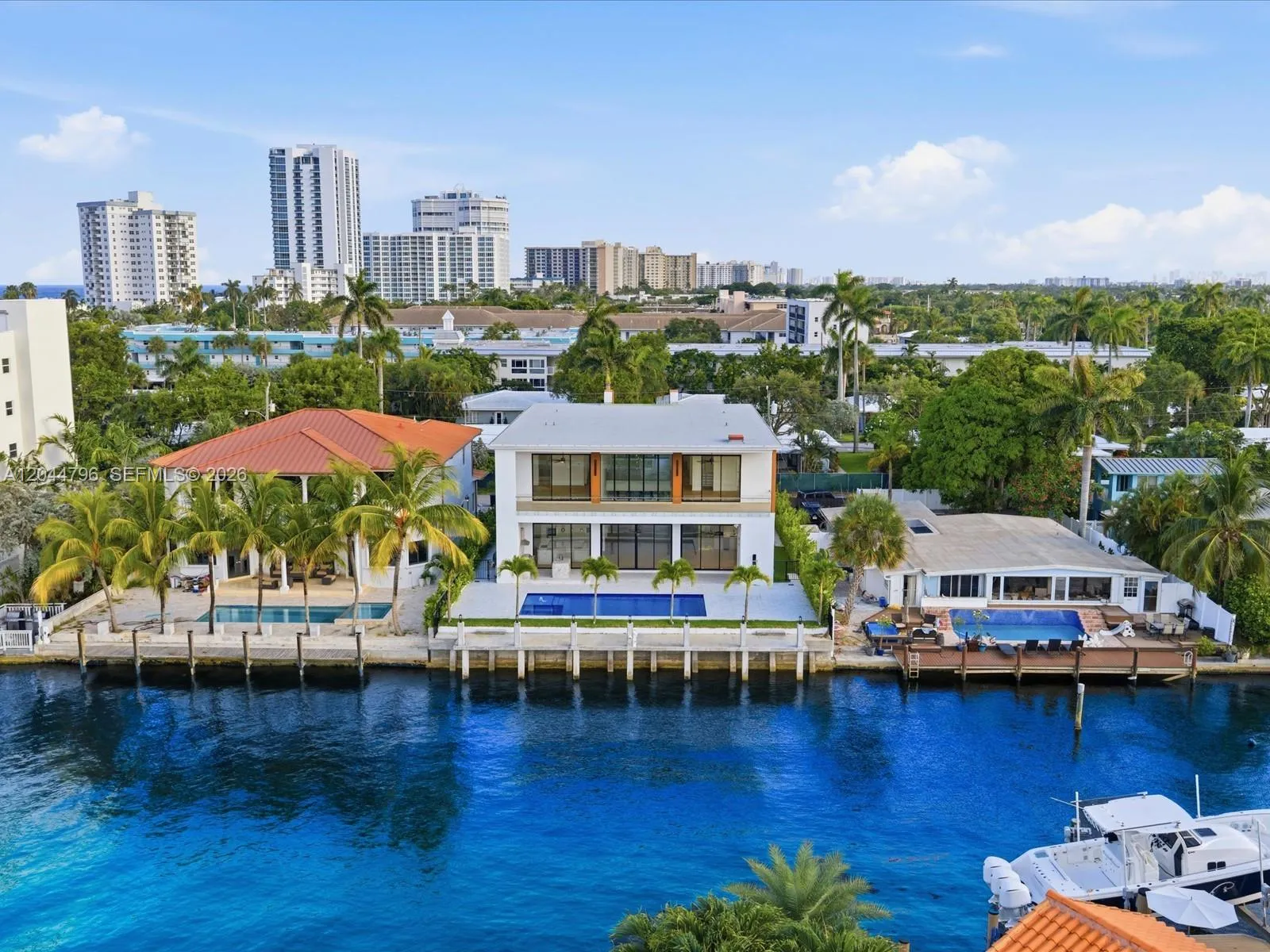 Foto de propiedad en 2 Sunset Lane, Lauderdale-By-The-Sea, FL 33062 Lauderdale-By-The-Sea con MLS# 