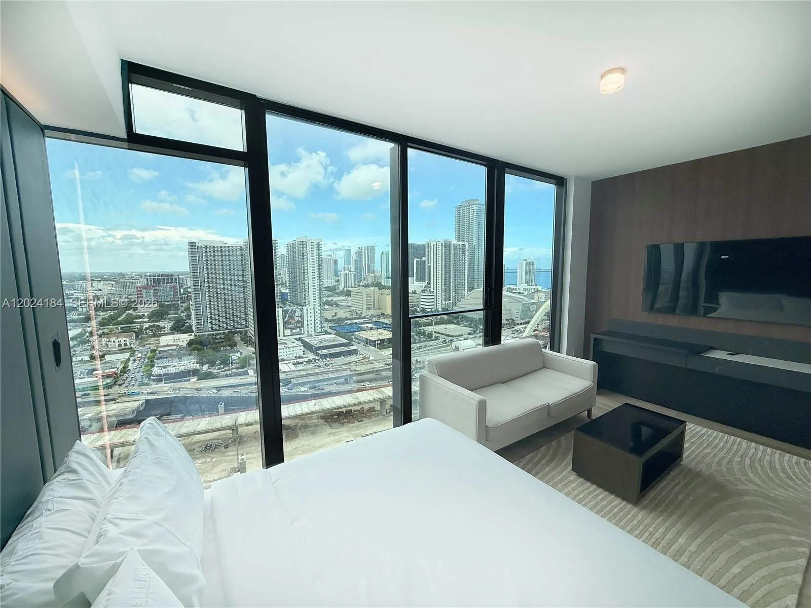 Foto de propiedad en 20 NE 11 Street 2601, Miami, FL 33132 Miami con MLS#