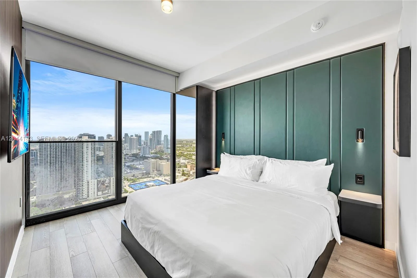 Foto de propiedad en 20 NE 11th EXECHPH04, Miami, FL 33132 Miami con MLS#