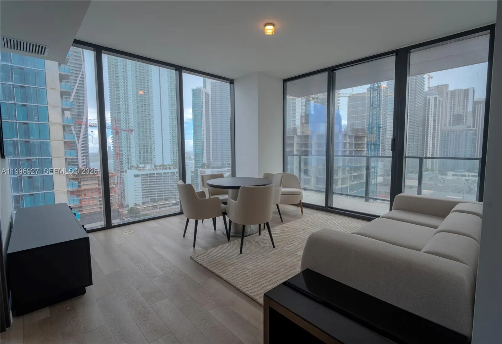 Foto de propiedad en 20 NE 11th Street 2308, Miami, FL 33132 Miami con MLS# 
