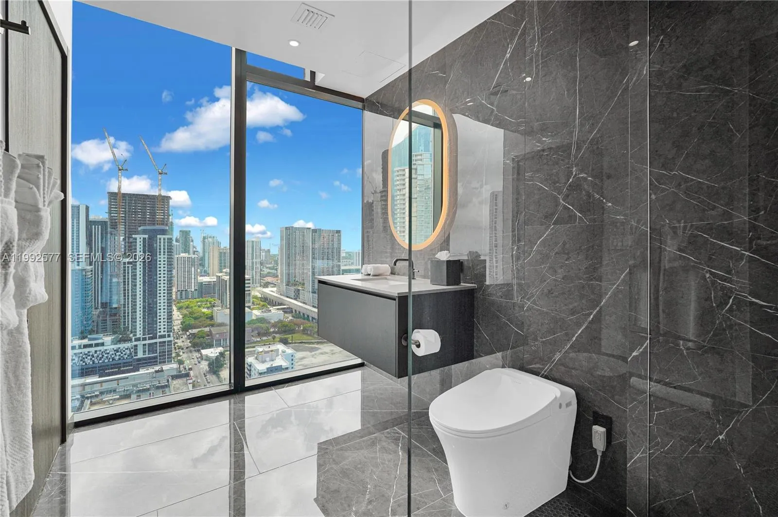 Foto de propiedad en 20 NE 11th Street 2710, Miami, FL 33132 Miami con MLS#