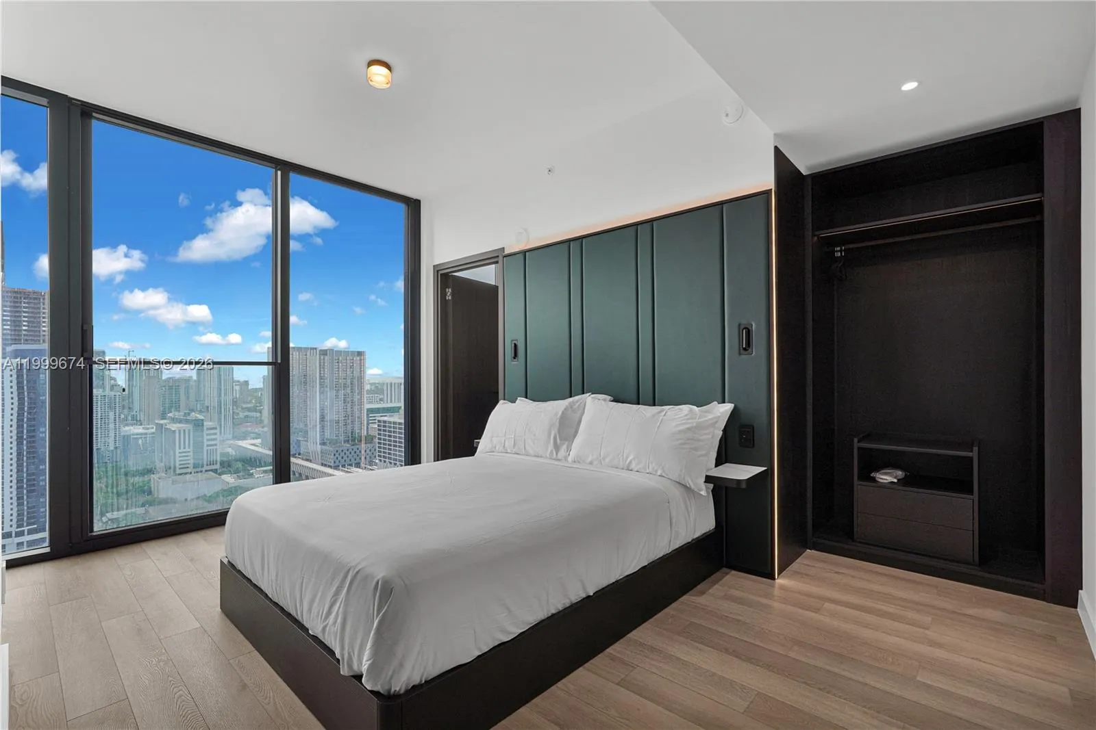 Foto de propiedad en 20 NE 11th Street 3110, Miami, FL 33132 Miami con MLS#