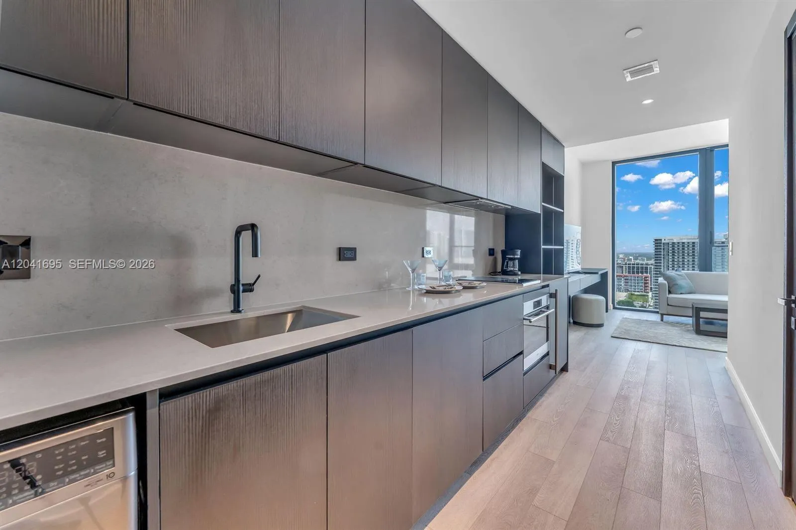 Foto de propiedad en 20 NE 11th Street 3207, Miami, FL 33132 Miami con MLS# 
