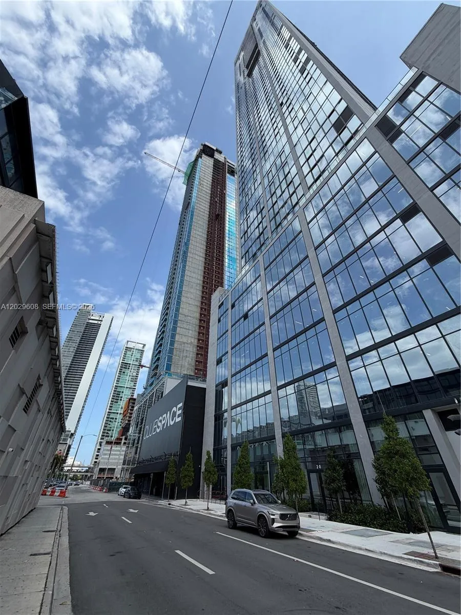 Foto de propiedad en 20 NE 11th Street 3306B, Miami, FL 33132 Miami con MLS#