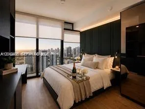 Foto de propiedad en 20 NE 11th Street 3503B, Miami, FL 33132 Miami con MLS# 