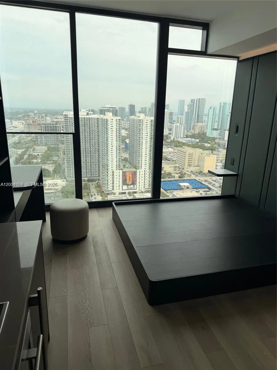 Foto de propiedad en 20 NE 11th Street 3703A, Miami, FL 33132 Miami con MLS#