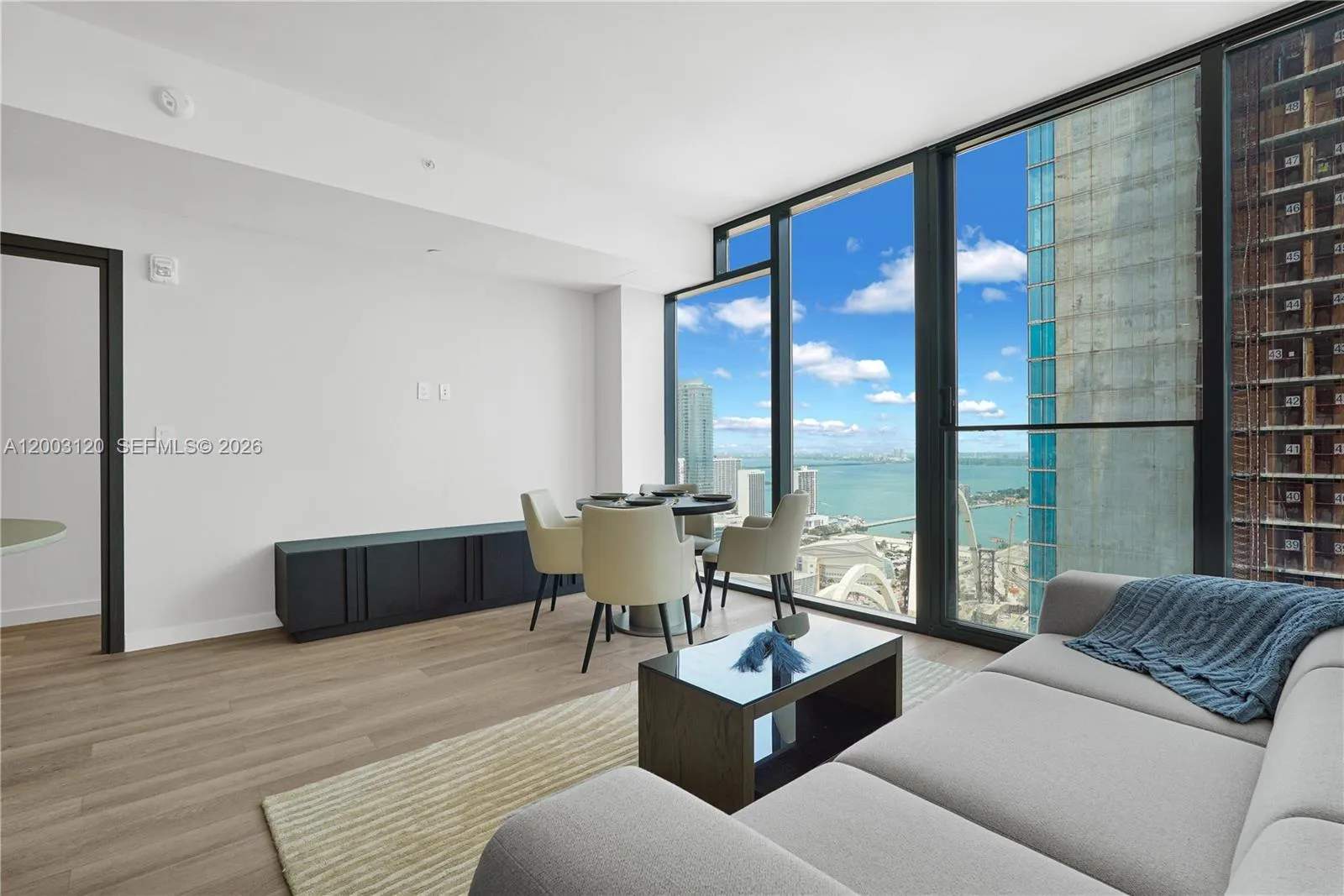 Foto de propiedad en 20 NE 11th Street 4006, Miami, FL 33132 Miami con MLS#