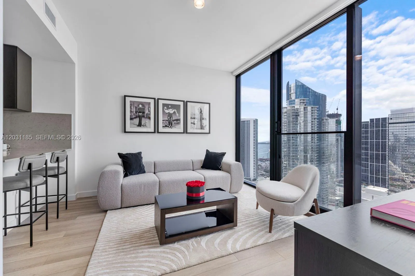 Foto de propiedad en 20 NE 11th Street 4309, Miami, FL 33132 Miami con MLS# 