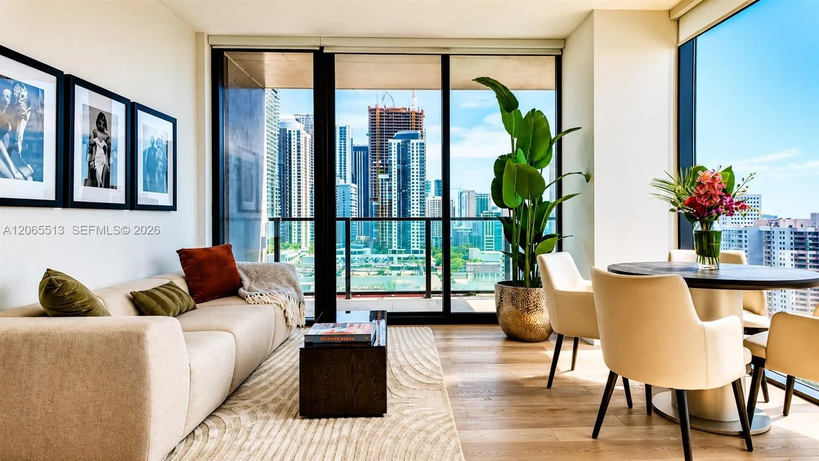 Foto de propiedad en 20 NE 11th Street 4506, Miami, FL 33132 Miami con MLS#