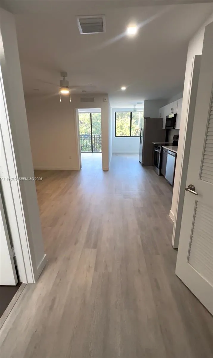 Foto de propiedad en 20 NE 19th Avenue 302, Pompano Beach, FL 33060 Pompano Beach con MLS# 