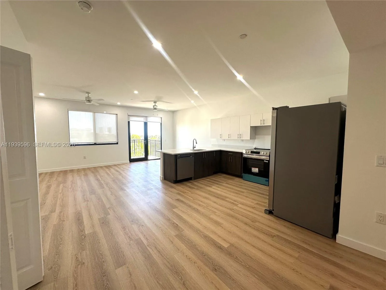 Foto de propiedad en 20 NE 19th Avenue PH08, Pompano Beach, FL 33060 Pompano Beach con MLS# 