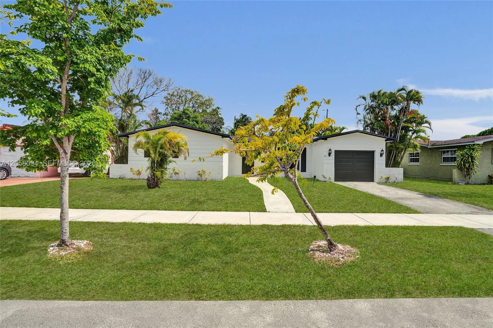 Foto de propiedad en 20 NE 210th Street, Miami Gardens, FL 33179 Miami Gardens con MLS# 