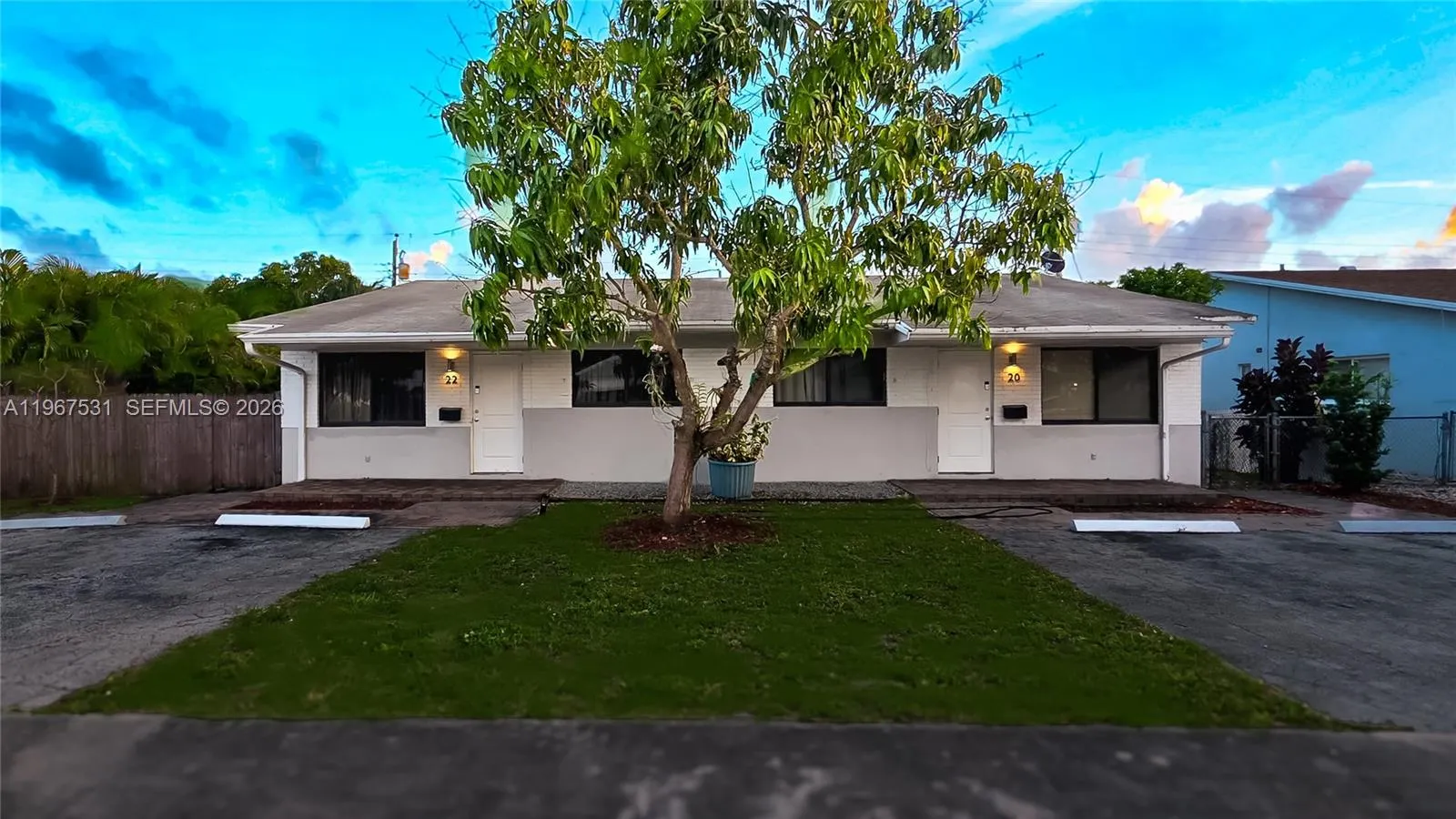 Foto de propiedad en 20 SE 12th Street, Dania Beach, FL 33004 Dania Beach con MLS# 