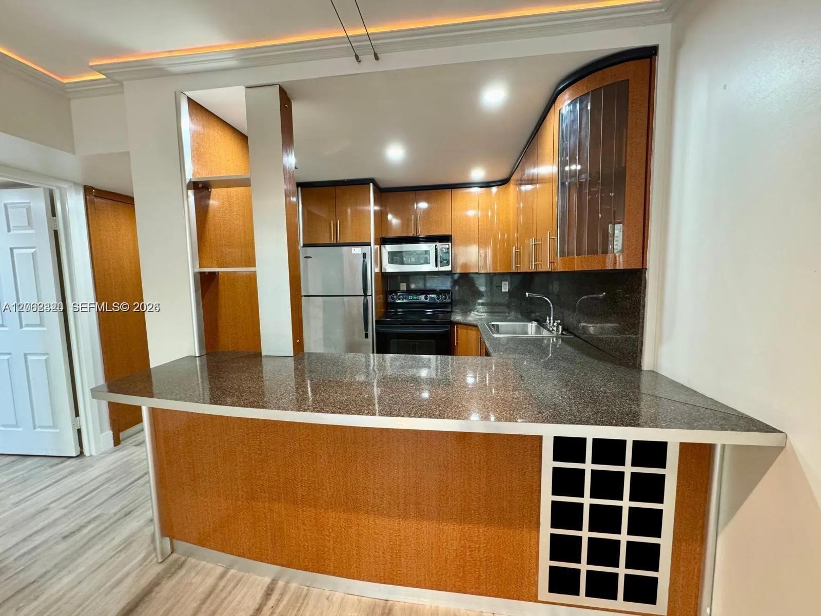 Foto de propiedad en 200 172nd Street 206, Sunny Isles Beach, FL 33160 Sunny Isles Beach con MLS# 