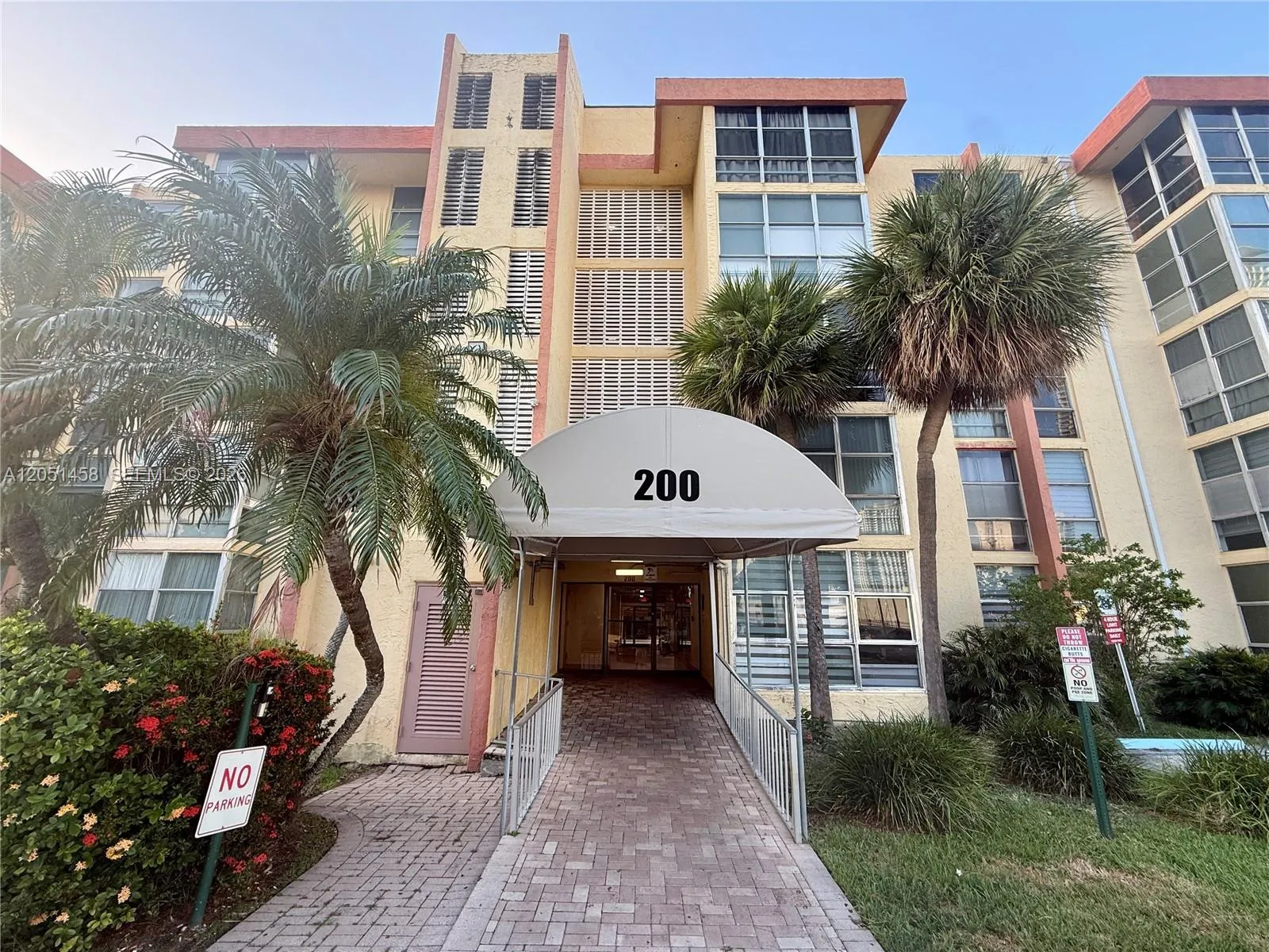 Foto de propiedad en 200 172nd Street 416, Sunny Isles Beach, FL 33160 Sunny Isles Beach con MLS#