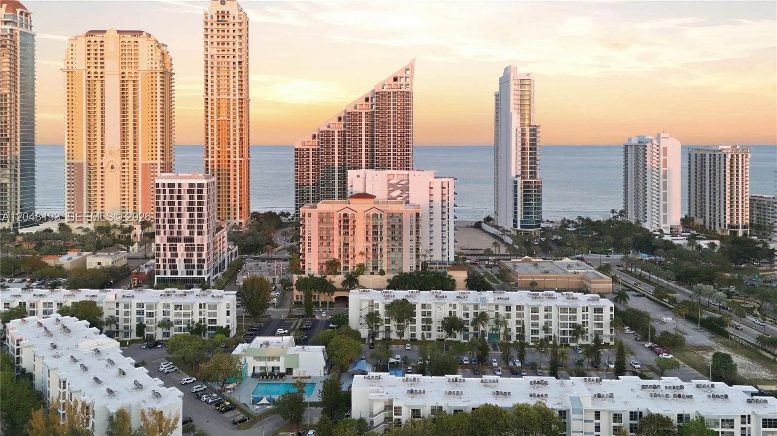 Foto de propiedad en 200 177th Drive 204, Sunny Isles Beach, FL 33160 Sunny Isles Beach con MLS# 