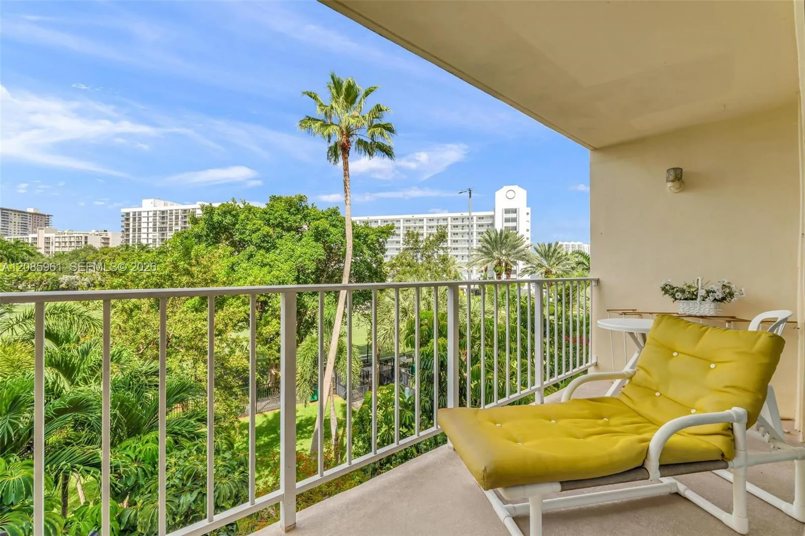 En Venta 200 178th Drive 409, Sunny Isles Beach, FL 33160, Sunny Isles Beach, FL 33160