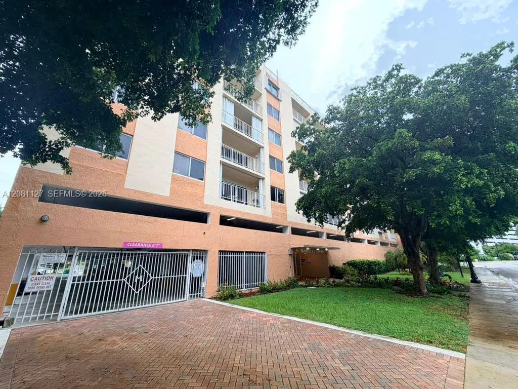 Foto de propiedad en 200 178th Drive 606, Sunny Isles Beach, FL 33160 Sunny Isles Beach con MLS# 