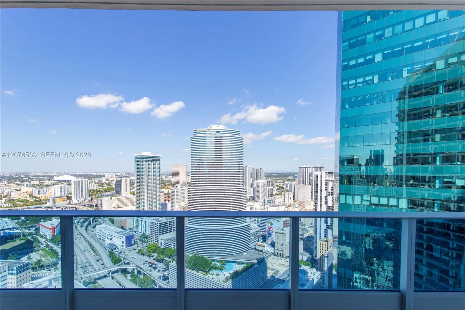 Foto de propiedad en 200 Biscayne Blvd Way 4512, Miami, FL 33131 Miami con MLS#