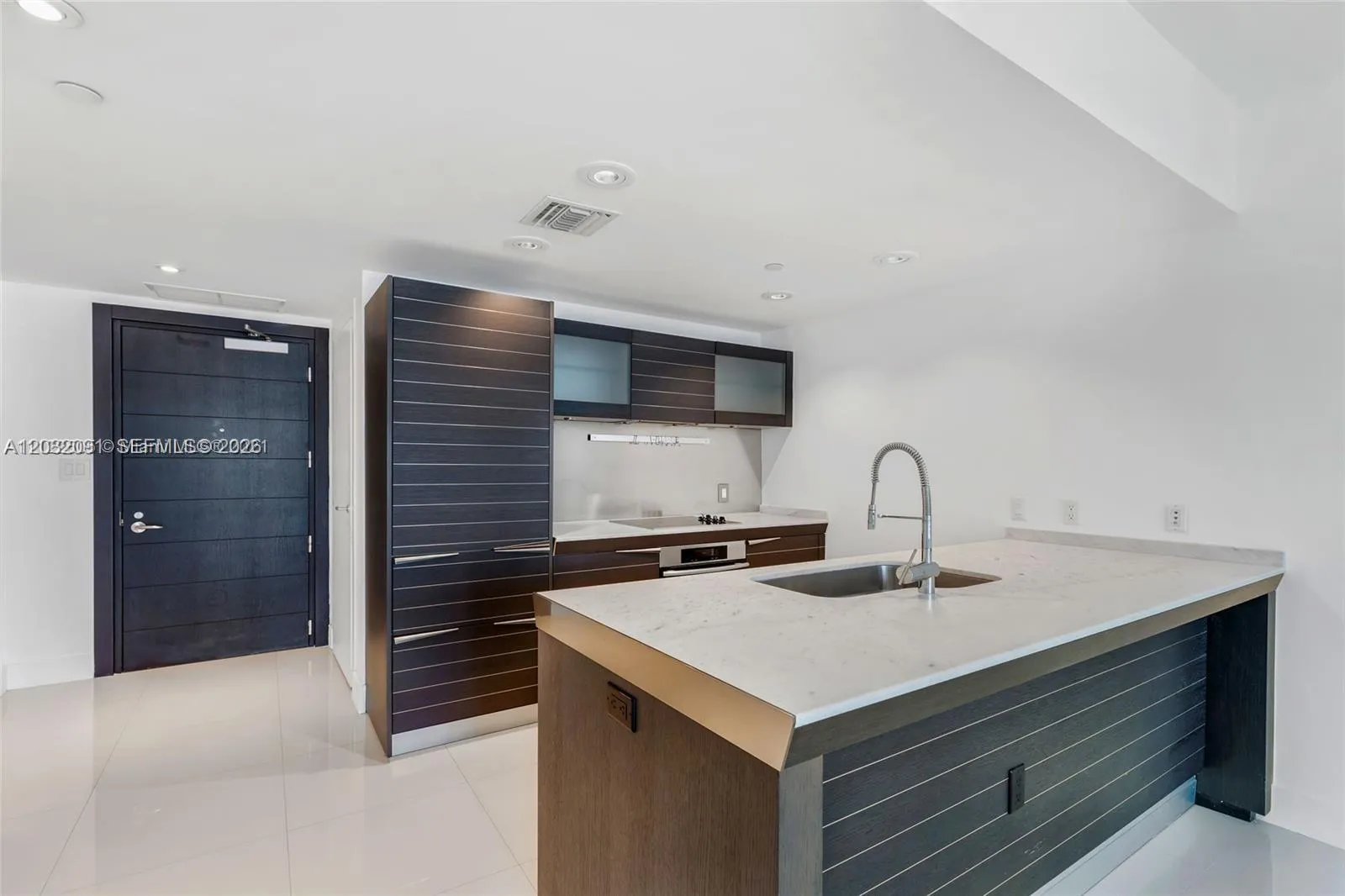 Foto de propiedad en 200 Biscayne Boulevard Way 3713, Miami, FL 33131 Miami con MLS#