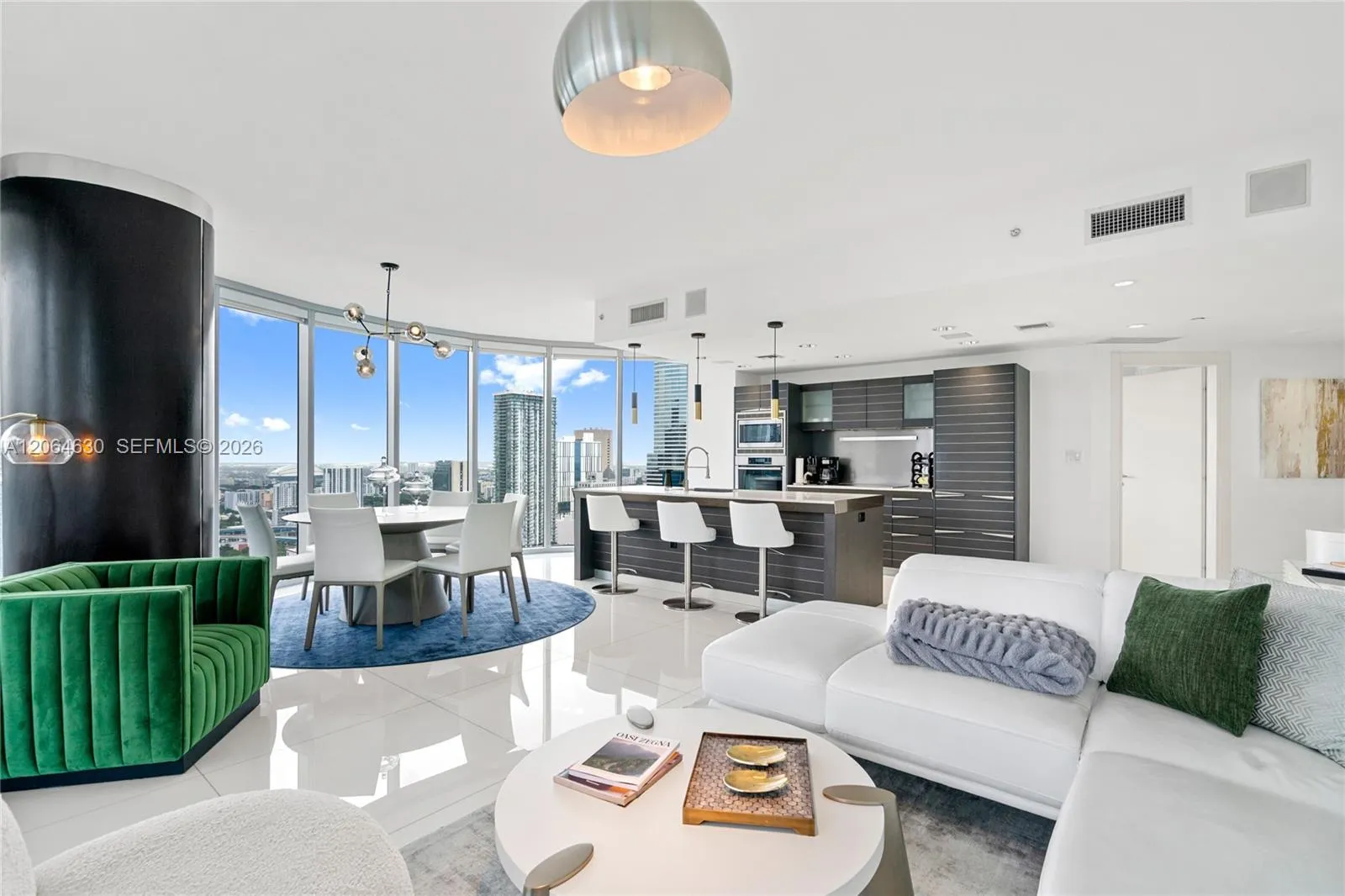 Foto de propiedad en 200 Biscayne Boulevard Way 3802, Miami, FL 33131 Miami con MLS#