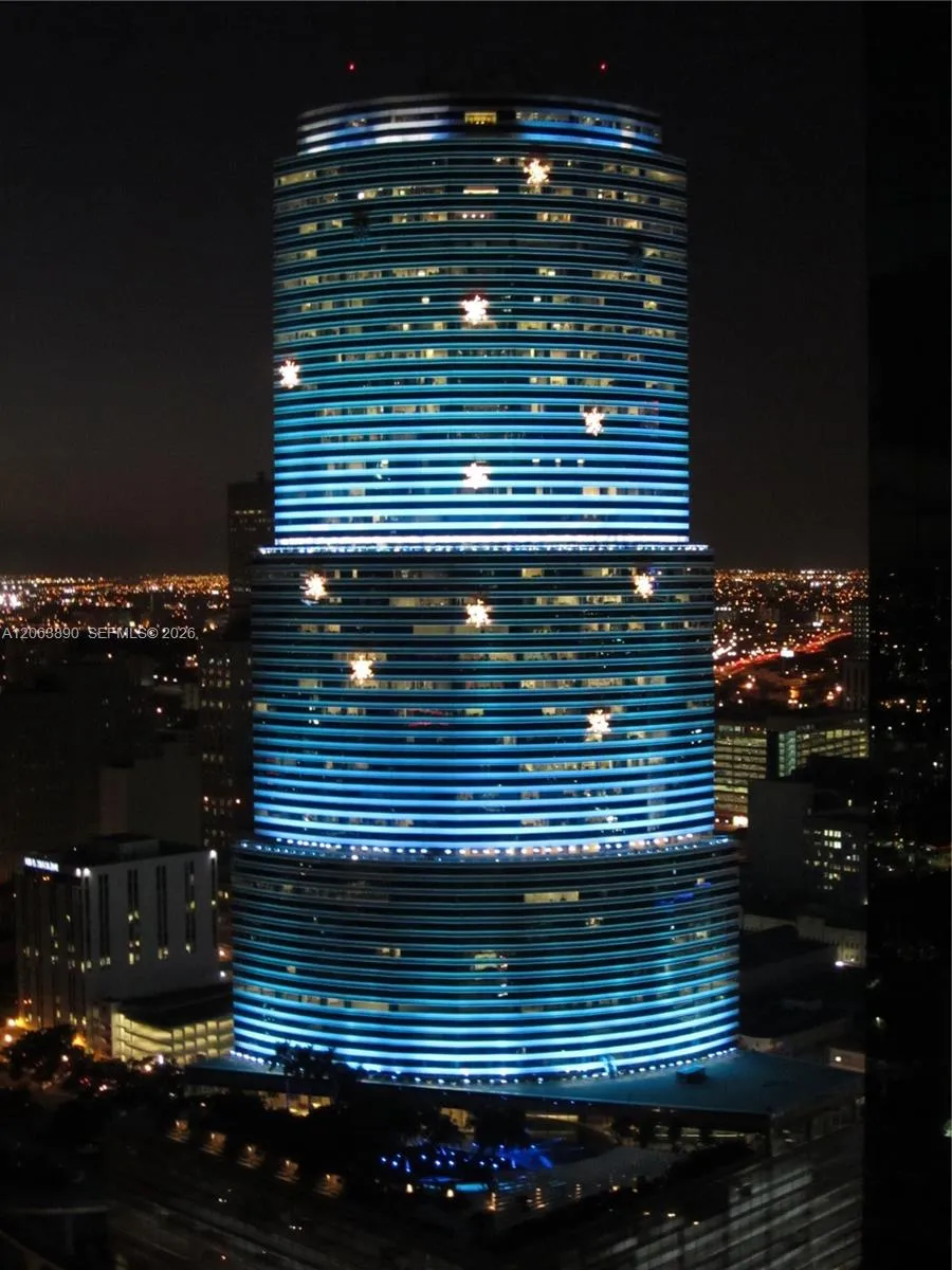 Foto de propiedad en 200 Biscayne Boulevard Way 3809, Miami, FL 33131 Miami con MLS#