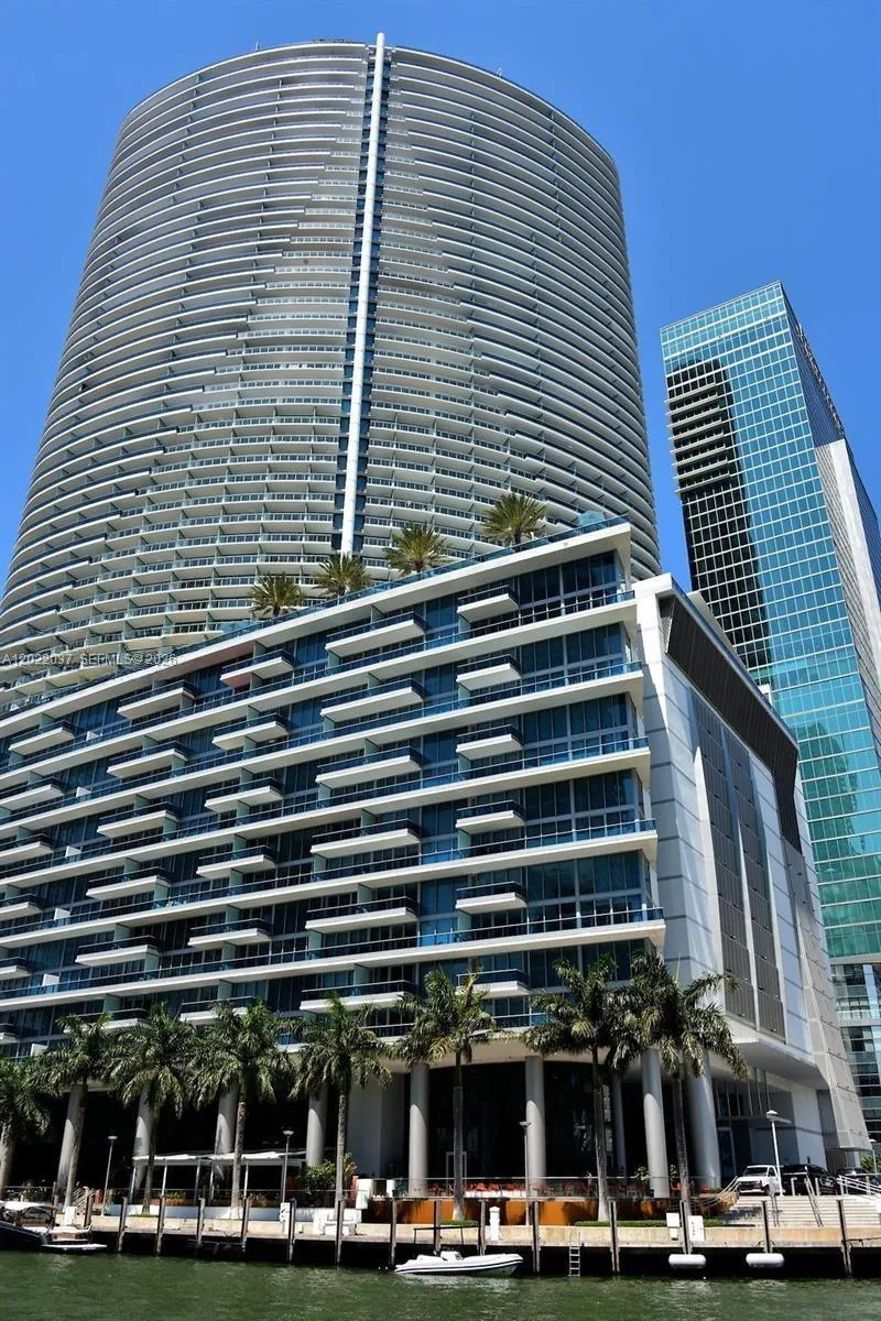 Foto de propiedad en 200 Biscayne Boulevard Way 3911, Miami, FL 33131 Miami con MLS#