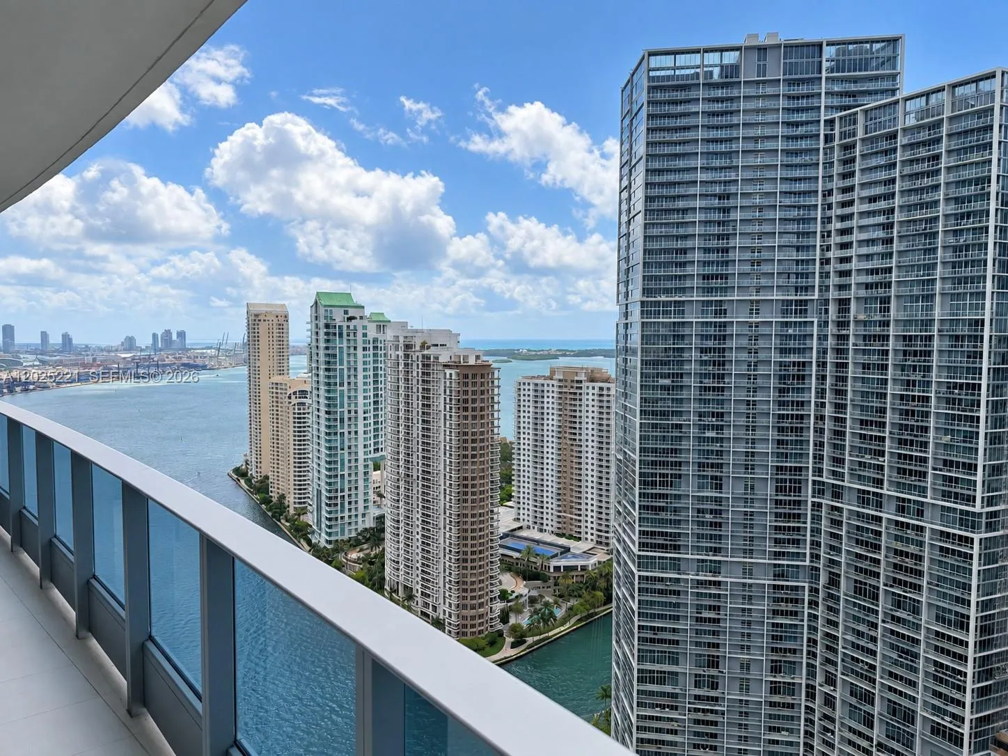 Foto de propiedad en 200 Biscayne Boulevard Way 4104, Miami, FL 33131 Miami con MLS#
