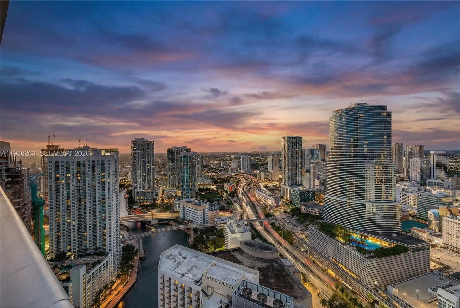 Foto de propiedad en 200 Biscayne Boulevard Way 4414, Miami, FL 33131 Miami con MLS#