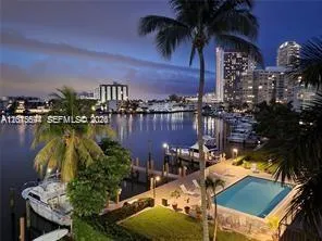 Foto de propiedad en 200 Golden Isles Drive 401, Hallandale Beach, FL 33009 Hallandale Beach con MLS# 