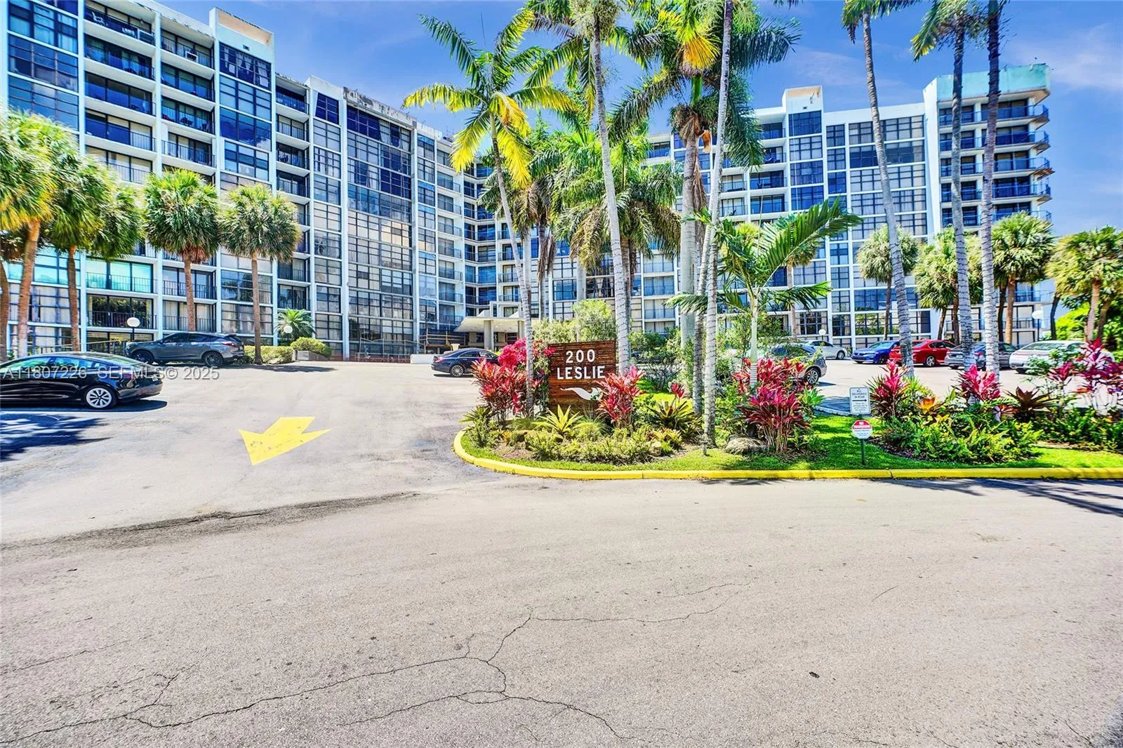 Foto de propiedad en 200 Leslie Drive 1031, Hallandale Beach, FL 33009 Hallandale Beach con MLS# 