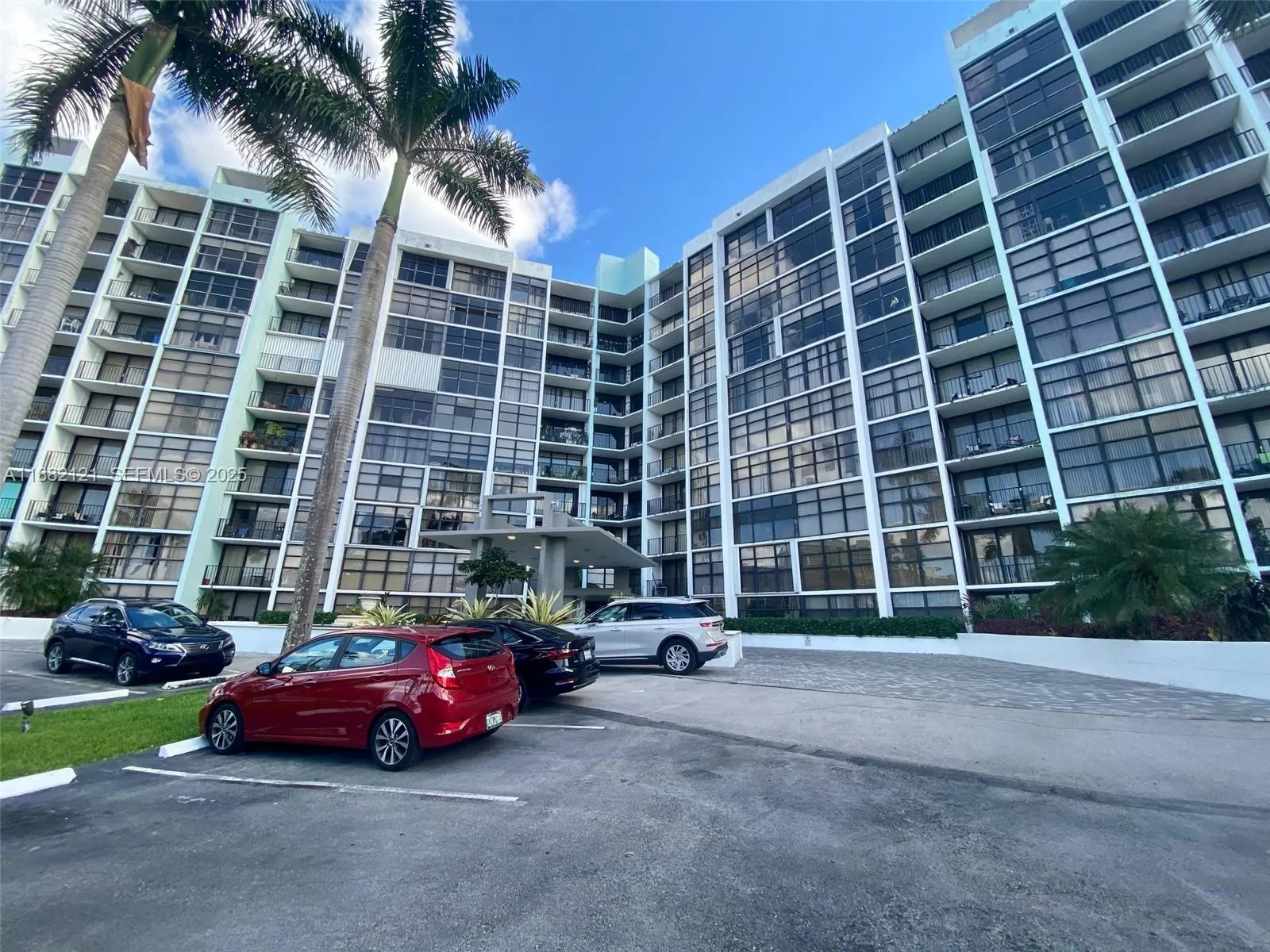 Foto de propiedad en 200 Leslie Drive 228, Hallandale Beach, FL 33009 Hallandale Beach con MLS# 