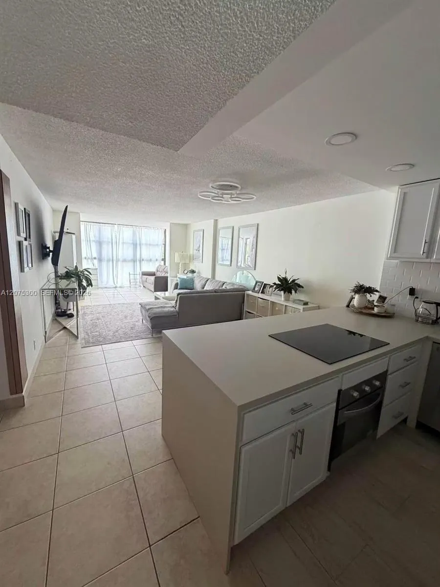 Foto de propiedad en 200 Leslie Drive 427, Hallandale Beach, FL 33009 Hallandale Beach con MLS# 