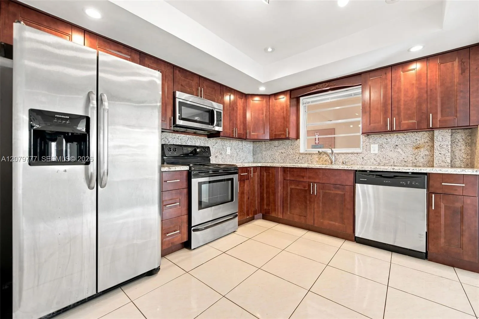 Foto de propiedad en 200 NE 12th Avenue 1D, Hallandale Beach, FL 33009 Hallandale Beach con MLS#