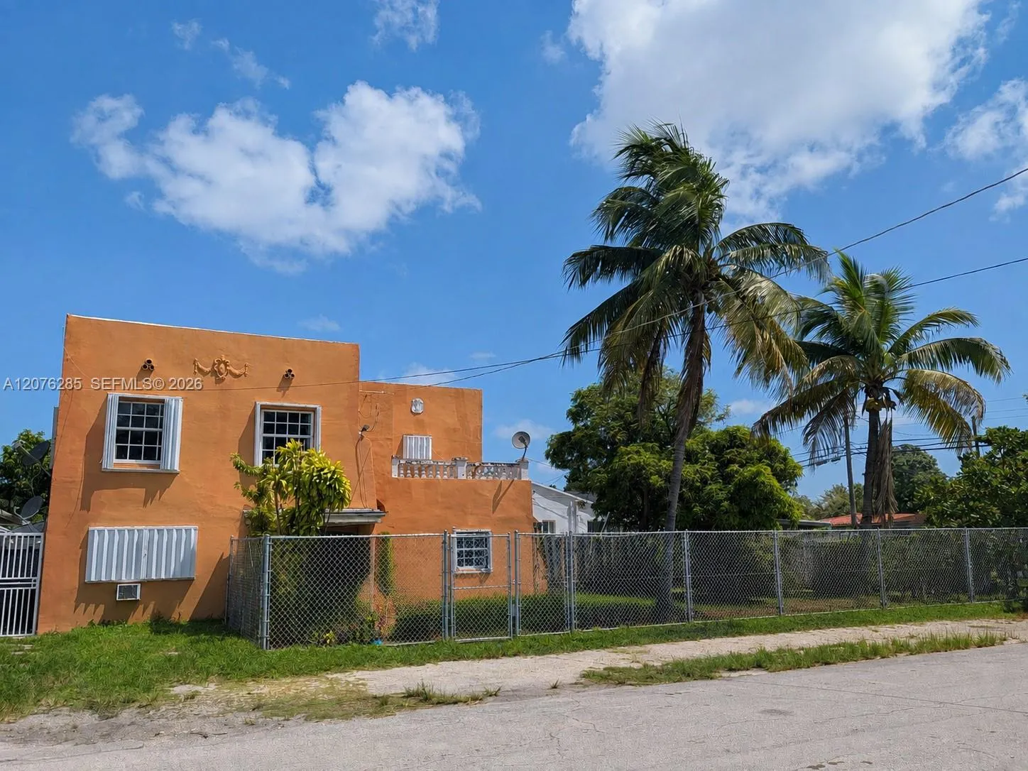 Foto de propiedad en 200 NW 34th Avenue, Miami, FL 33125 Miami con MLS# 