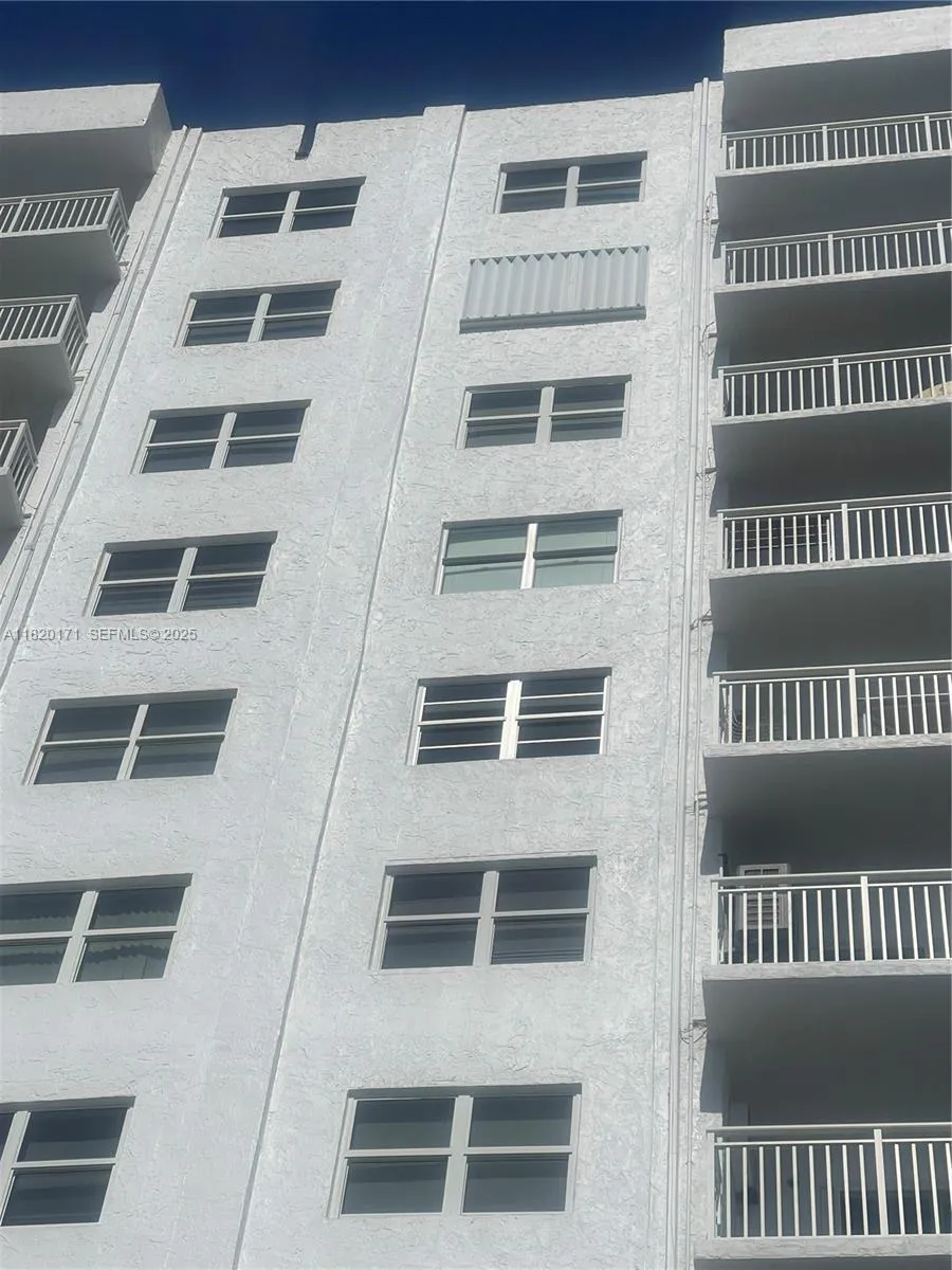 Foto de propiedad en 200 S Birch Road 206, Fort Lauderdale, FL 33316 Fort Lauderdale con MLS# 