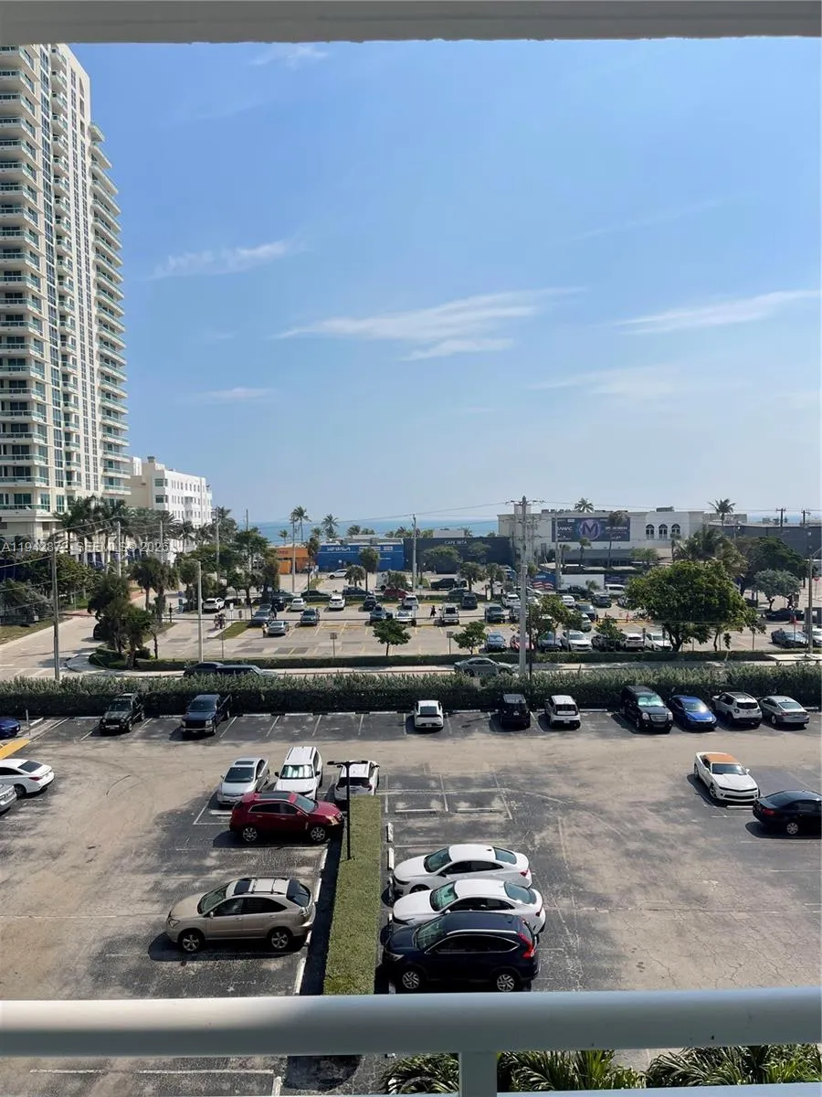 Foto de propiedad en 200 S Birch Road 512, Fort Lauderdale, FL 33316 Fort Lauderdale con MLS# 