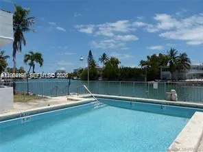 Foto de propiedad en 200 S Shore Drive 7, Miami Beach, FL 33141 Miami Beach con MLS# 