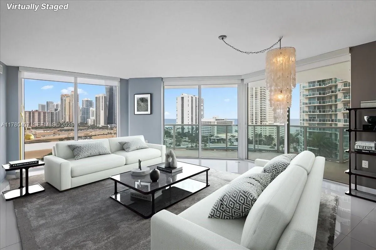 Foto de propiedad en 200 Sunny Isle Boulevard 2-1202, Sunny Isles Beach, FL 33160 Sunny Isles Beach con MLS# 