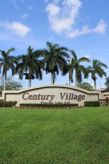 Foto de propiedad en 200 SW 132nd Way 104L, Pembroke Pines, FL 33027 Pembroke Pines con MLS# 