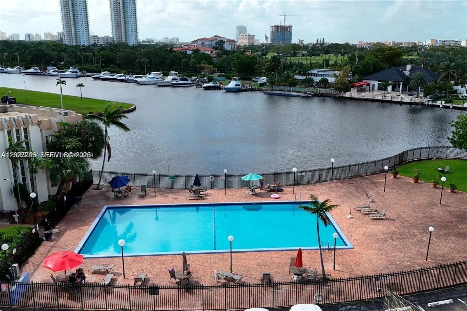 Foto de propiedad en 2000 Atlantic Shores Boulevard 420, Hallandale Beach, FL 33009 Hallandale Beach con MLS# 