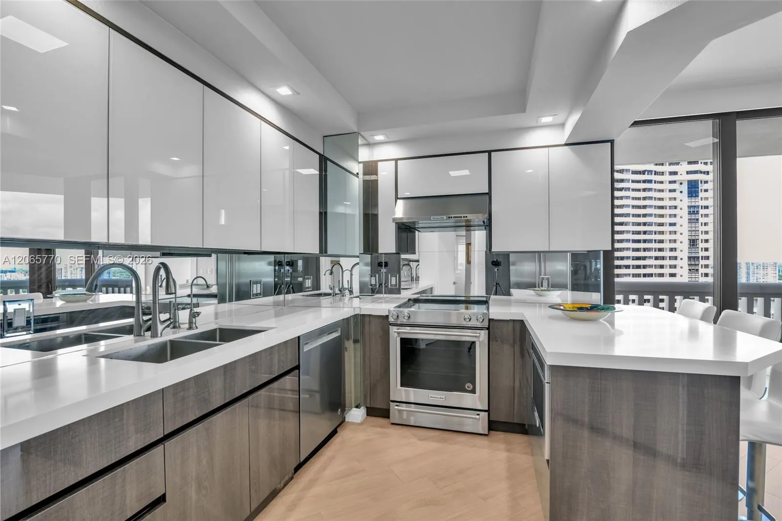 Foto de propiedad en 2000 Island Boulevard 2006, Aventura, FL 33160 Aventura con MLS# 