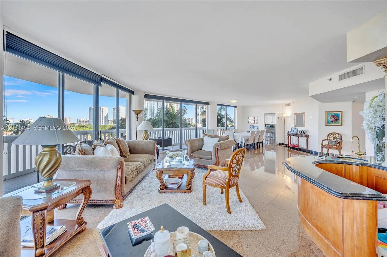 Foto de propiedad en 2000 Island Boulevard 806, Aventura, FL 33160 Aventura con MLS# 