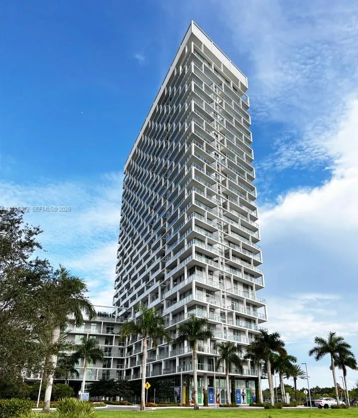 Foto de propiedad en 2000 Metropica Way 1207, Sunrise, FL 33323 Sunrise con MLS# 